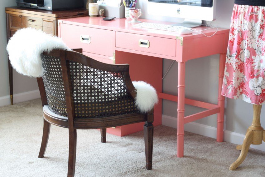Bedroom Interior, Girls Desks for Your Daughter: Simple Pink Girls Desks